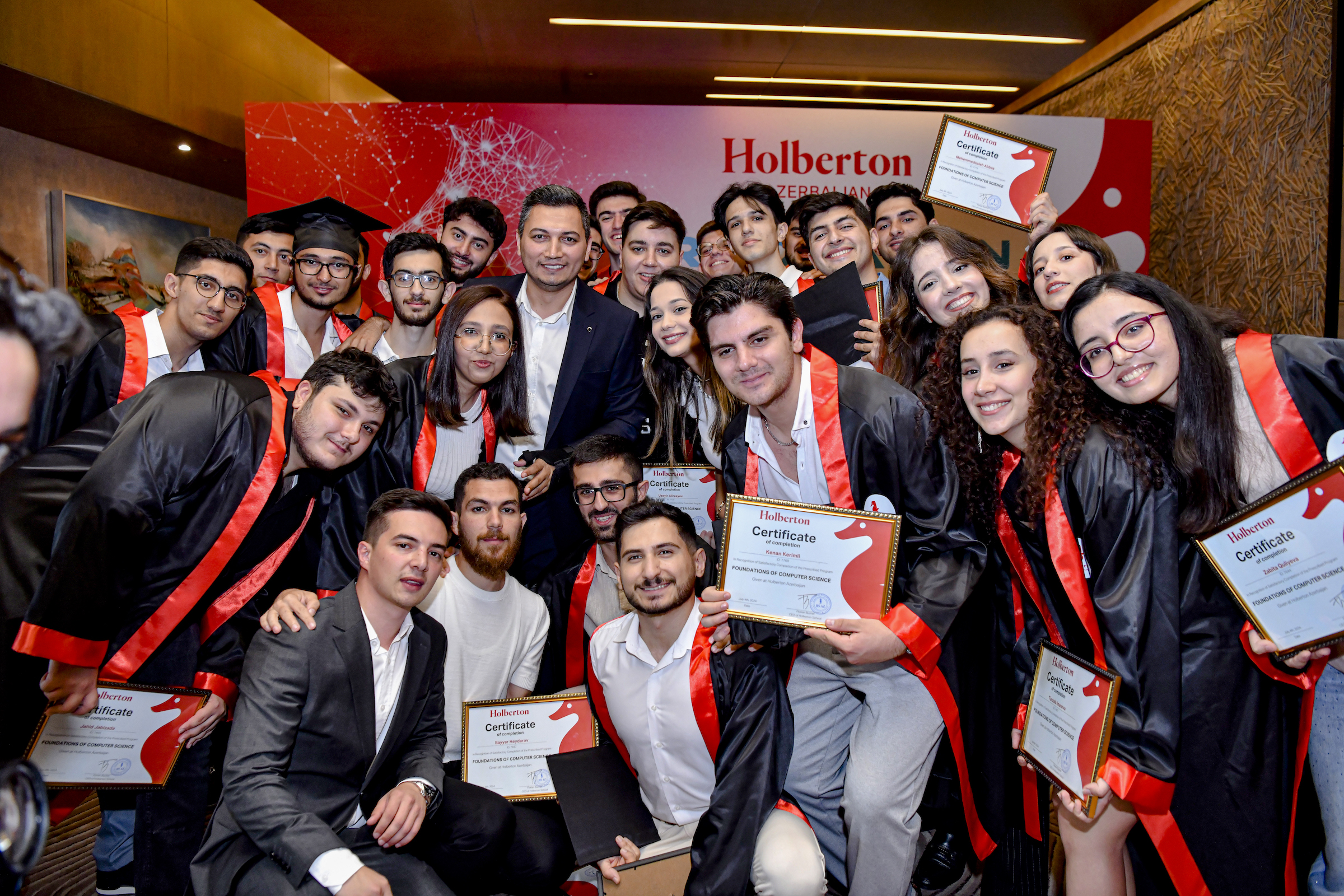 Holberton School Azerbaycan, İlk Mezuniyet Gününü Kutladı ve Büyüme Planlarını Açıkladı